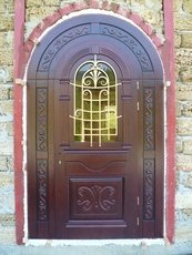 Двери, лестницы, мебель из массива