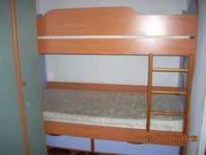 Продам кровать детскую 2 х ярусную с мотрацами