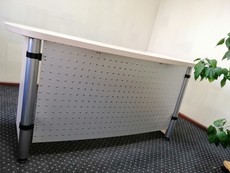 Продам стол в отличном состоянии