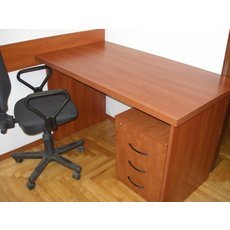 Продам офисную мебель на 3 рабочих места + мягкий уголок