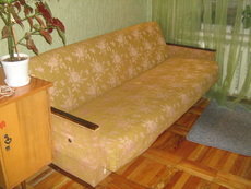 продам диван срочно