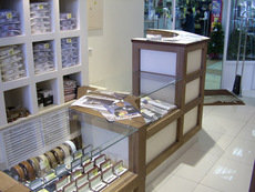 Мебель для магазинов.