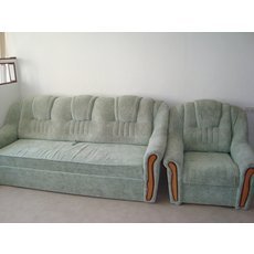 Продам диван и два раскладных кресла