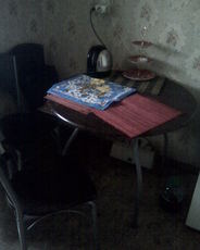 ПРОДАМ КУХОННЫЙ СТОЛ С 4 СТУЛЬЯМИ