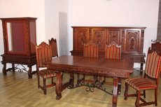 Продам гарнитур мебели Испанец. Комод витрина, стол и 6 кре