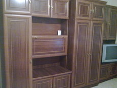 Продам б/у Стенку 3, 50 м., прихожая, ковер 2, 30 х 4 м.
