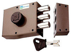 Установка замков, сварочные услуги, реставрация. обшивка две