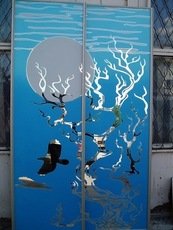 Зеркала и стекло с рисунками пескоструем и красками мебель
