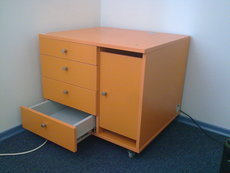 Продам Тумба оранжевая мобильная итальянская В отл. Сост.