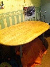 продам стол срочно