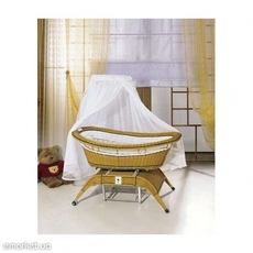 Продам детскую кроватку б/у на пульте