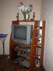 Срочно продам тумбу под ТВ