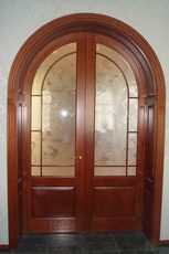 Двери, окна, лестницы и др. столярные изделия.