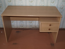 Продам письменый стол