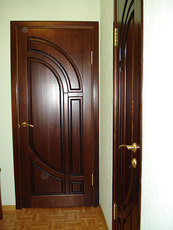 Двери из массива