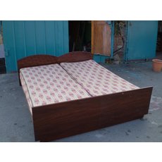 Две кровати с матрасами (800 грн)