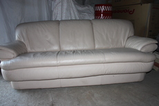 Продам кожаный диван