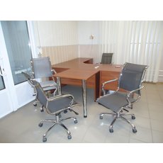 Директорский стол и четыре кресла