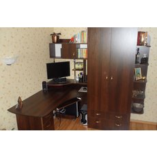 Продам комплект 2в1: компьютерный стол+ шкаф.