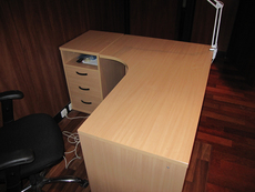 Продаю столы с приставными тумбами