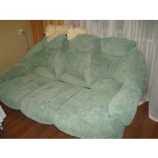 Продам мягкий набор, диван + 2 кресла, б/у. Кресла в 