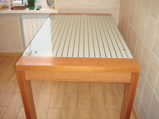 продам стол кухонный