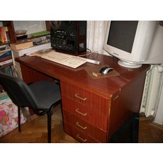 Письменный стол 100 грн