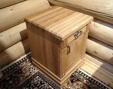 Тумбочка деревянная