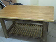 продаю 2 стола с бамбука