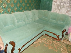 Продам! Мягкий уголок и 2 кресла