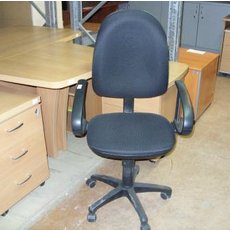 Продаю офисное кресло `Престиж` недорого