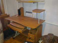 продам компьютерный стол