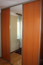 продам шкаф-купе (под потолок)