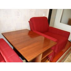 Продам 2 кресла + журнальный столик