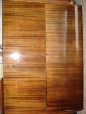 Продам 2-х створчатый полированный платяной шкаф. Недорого!