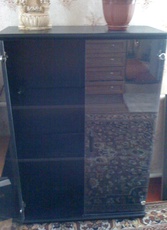 продам шкаф сервант черный