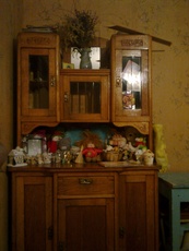 Продам деревянный буфет