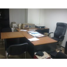 Продам офисную мебель (Столы, уголки, стулья, шкафы, антрисо