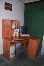 Продам угловой компьютерный стол