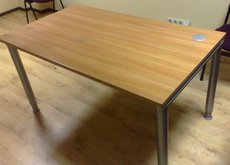 cтол на железных ножках