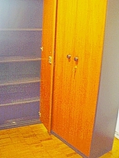 Продам 2 новых польских шкафа