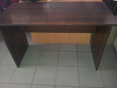 офисн столы