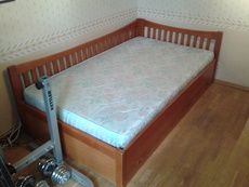 Отличная полуторная кровать