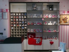 Продам шкафы и фасад из дерева.