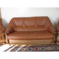 Продам кожаный диван и два кожаных кресла (комплект)