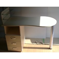 Маникюрный стол стандарт 900 грн.