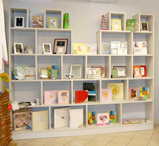 Продам шкаф-стеллаж (витрина)