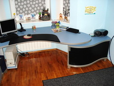 Комп'ютерні столи