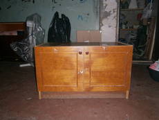 Продам тумбу под телевизор!