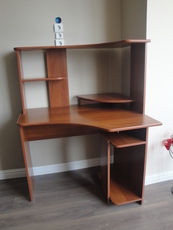 продам компьютерный стол